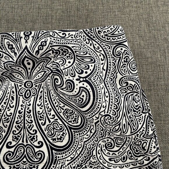 Tommy Hilfiger Pullover Skirt Size 4 Stretchy Waist Pockets Paisley Navy Blue & - Picture 3 of 13